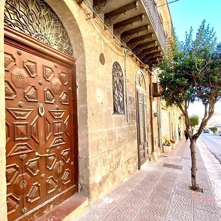 Palazzo 700 *