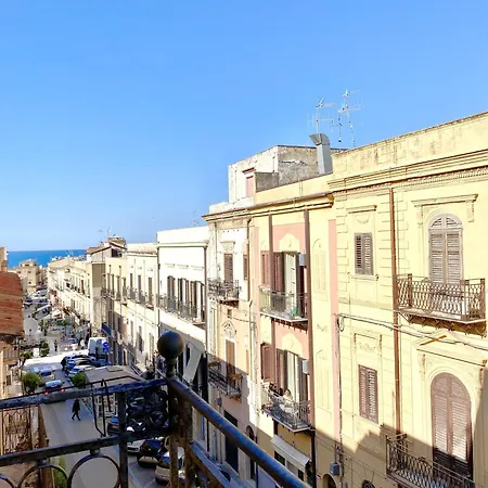 Palazzo 700 * Castellammare del Golfo